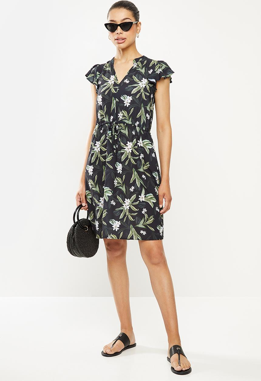 edit - Flutter sleeve short fit & flare - green 