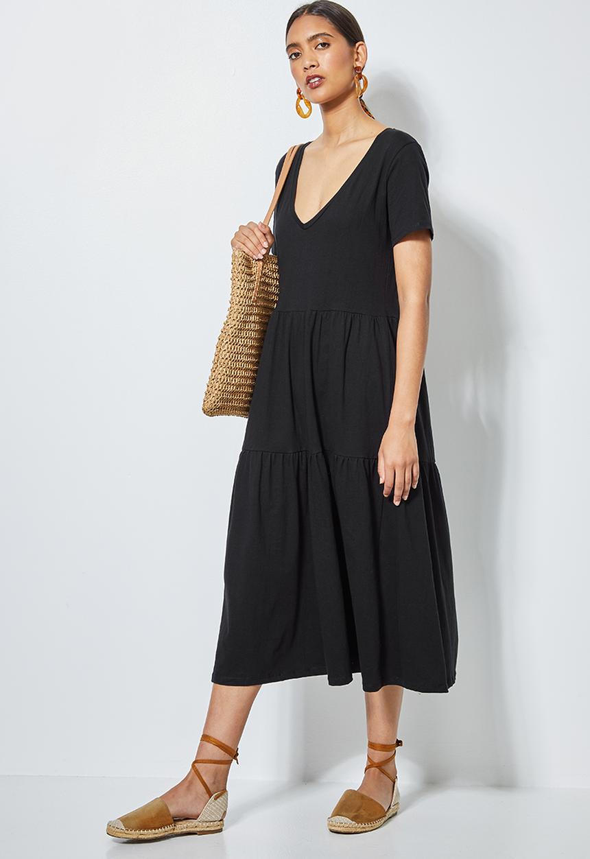 Superbalist - V-neck tiered dress - black