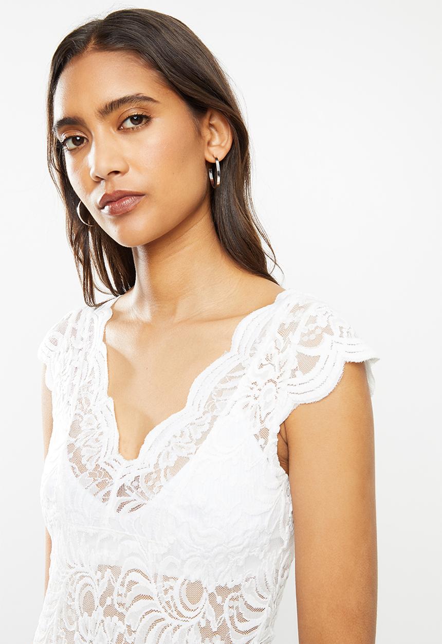 ONLY - Alba short sleeve v-neck top - white