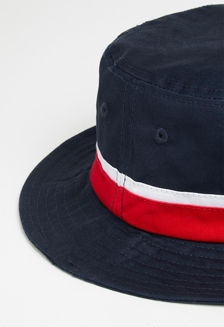 FILA - Chadwick bucket hat - Peacoat/White/Chinese Red