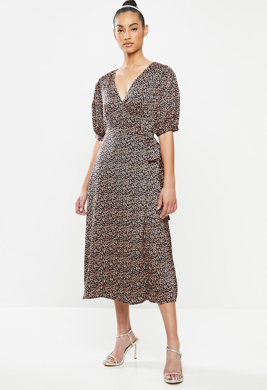 Glamorous - Petite Wrap short sleeve midi - black & peach 