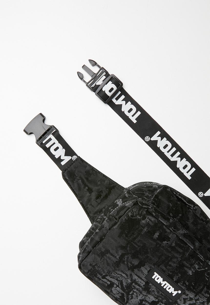 Tom Tom - Printed waistbag - black
