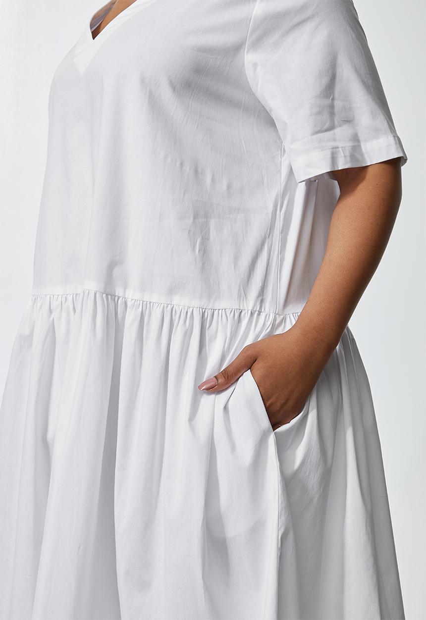 Superbalist - Dropped waist pocket detail dress - white