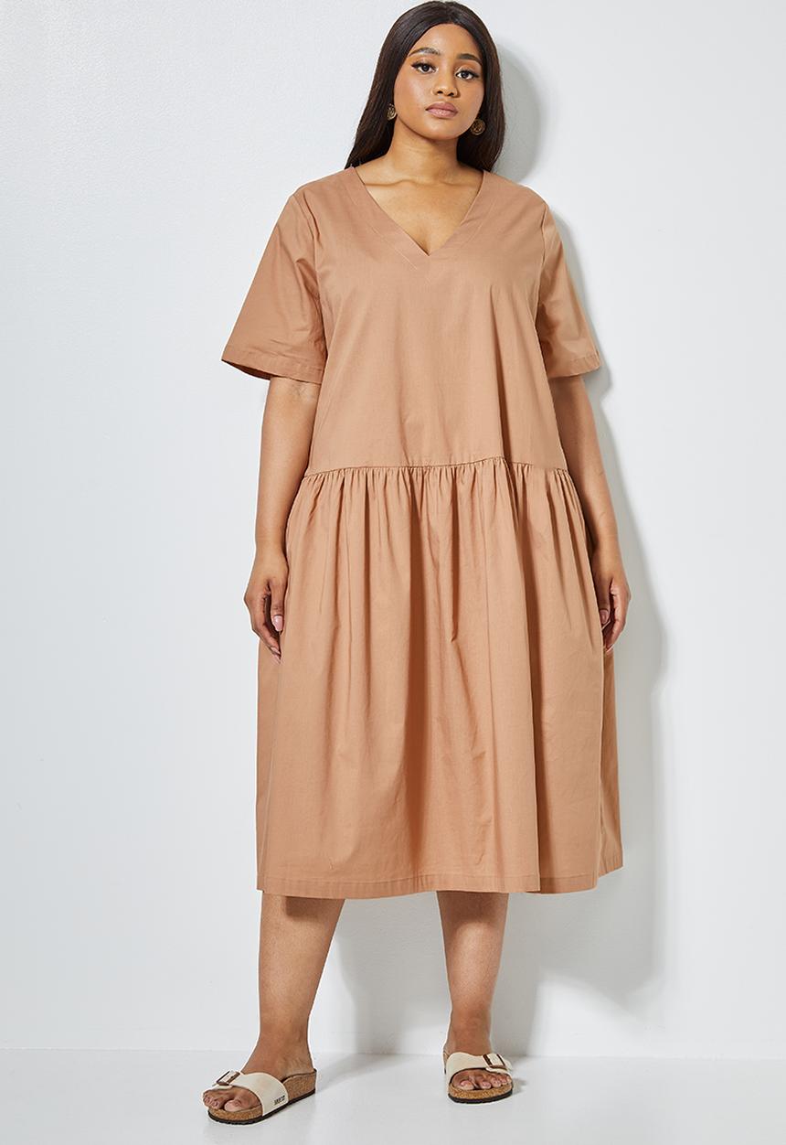 Superbalist - Dropped waist pocket detail dress - tan