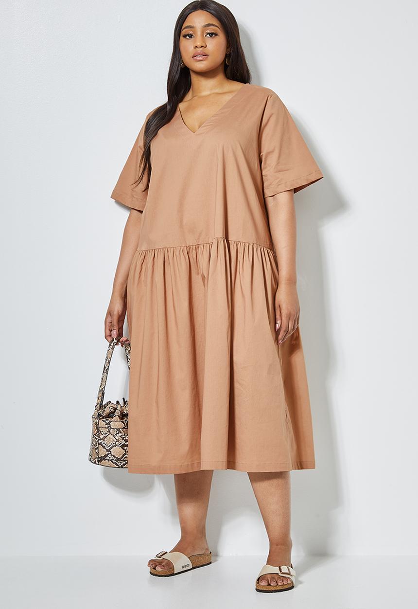 Superbalist - Dropped waist pocket detail dress - tan