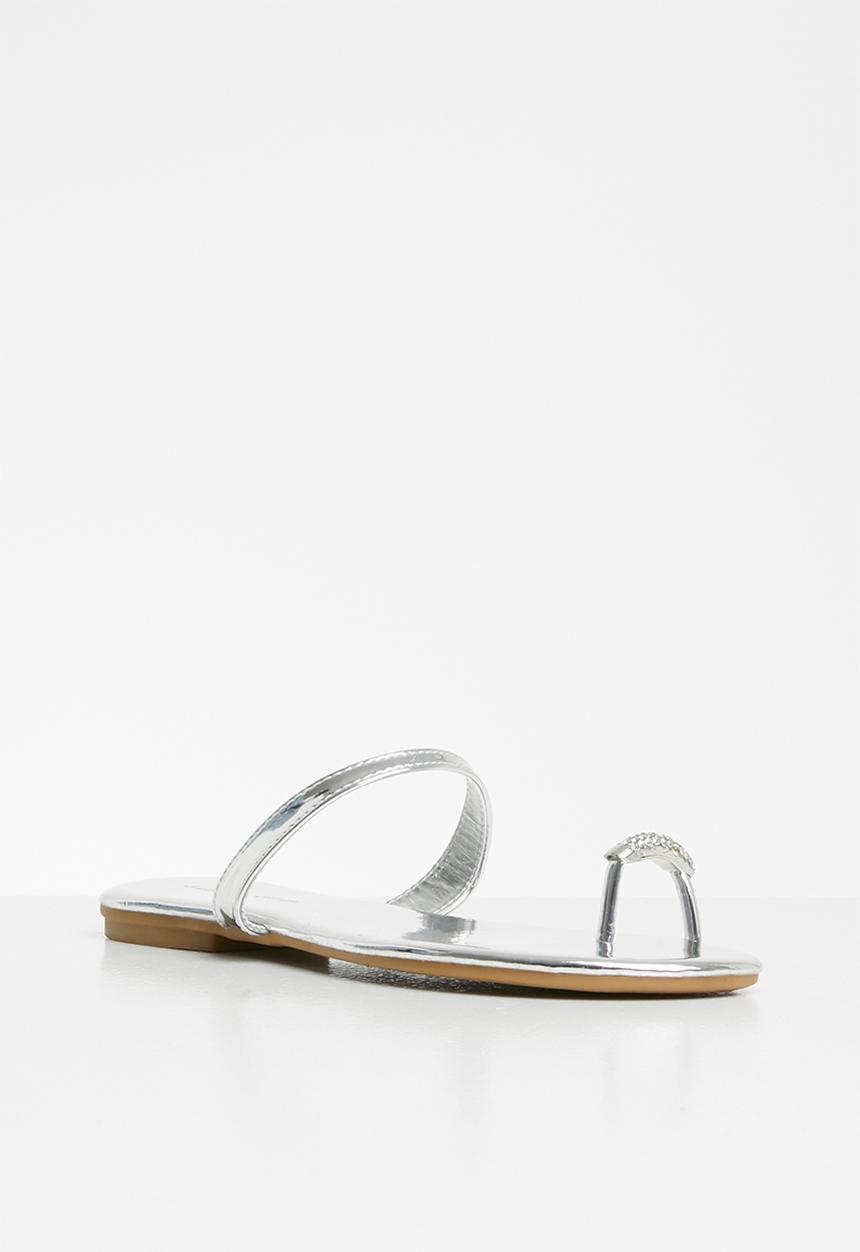SISSY BOY - Loop you in silver metallic toe thong sandal  - silver