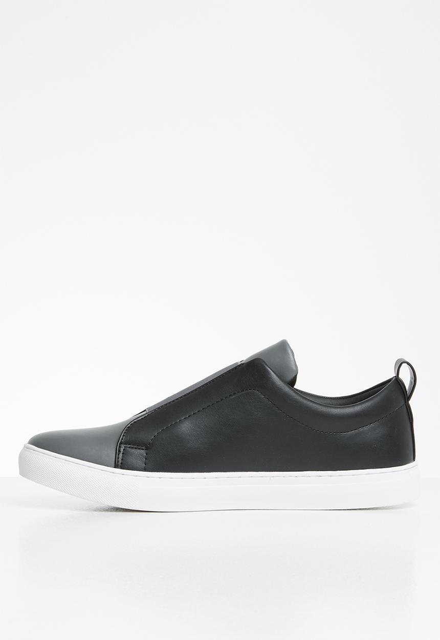 POLO - Boston gusset slip on sneaker - black