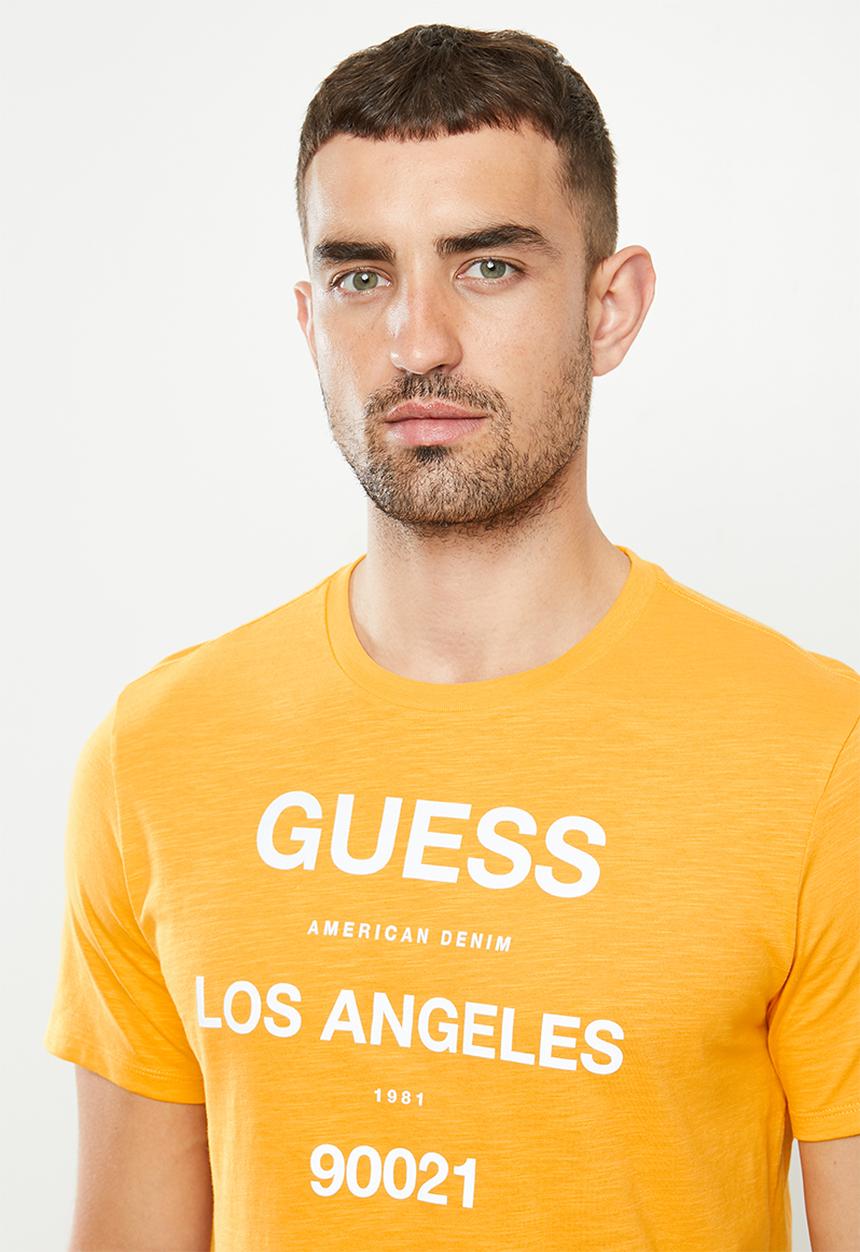 GUESS - Basic Guess Los Angeles tee - yellow