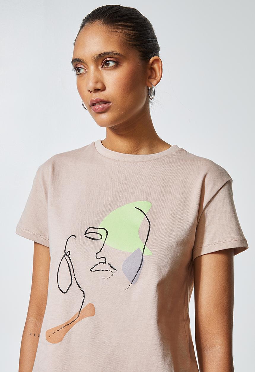 Superbalist - Printed tee- Girl with hoop earring - neutral 
