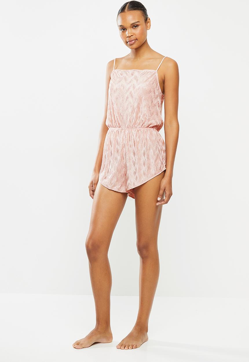 Missguided - Plisse square neck frill teddy - pink