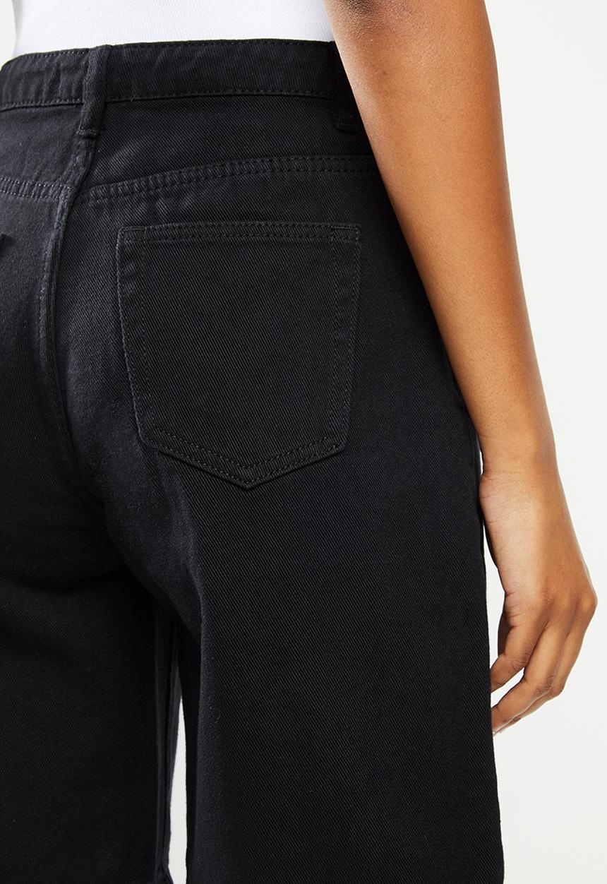 Missguided - Straight fit denim short - black