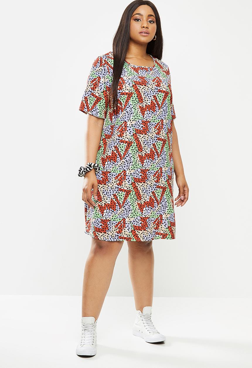 Glamorous - Plus size geo print T-shirt dress - multi