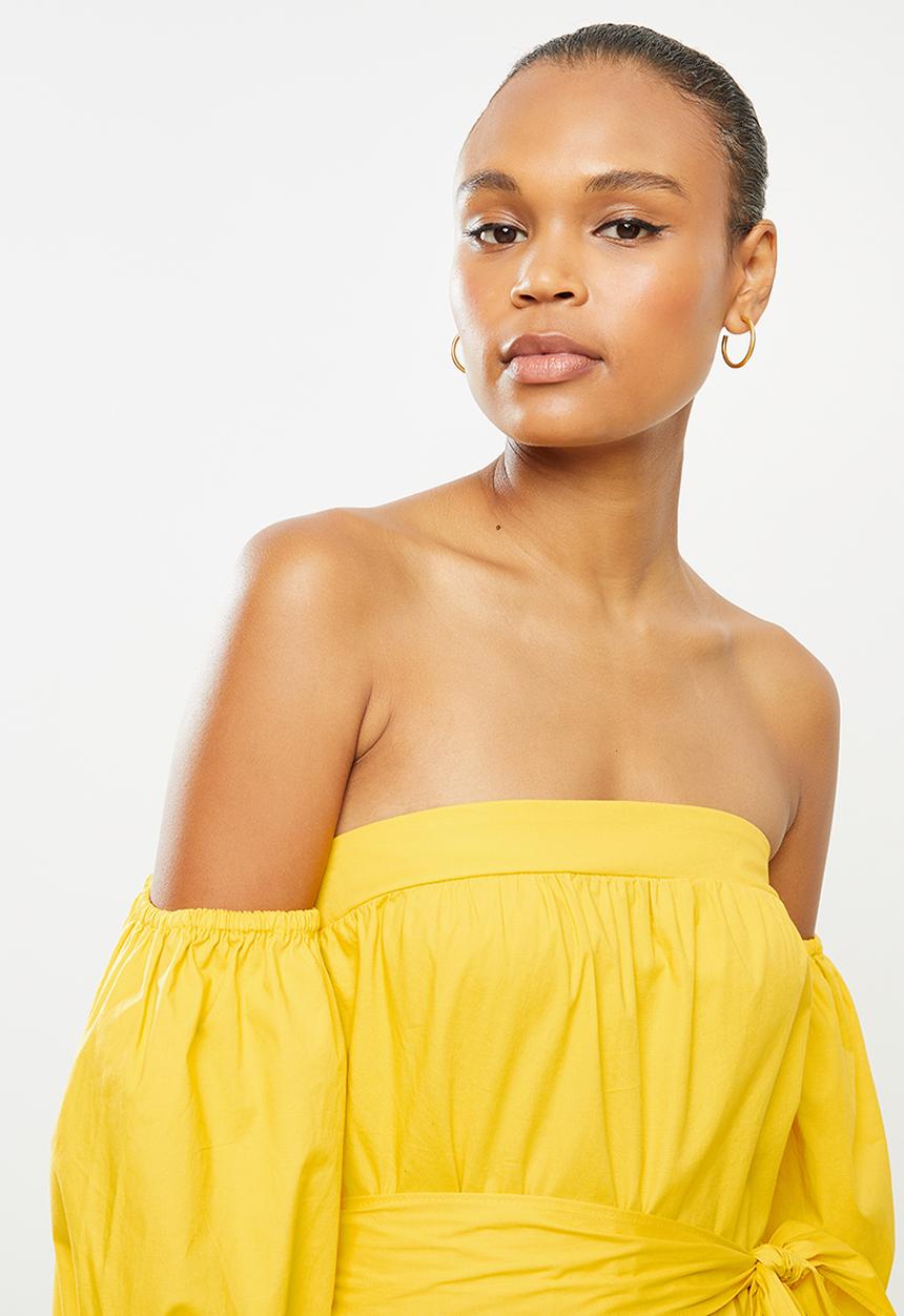 MILLA - Bardot tiered dress with balloon sleeve - yellow