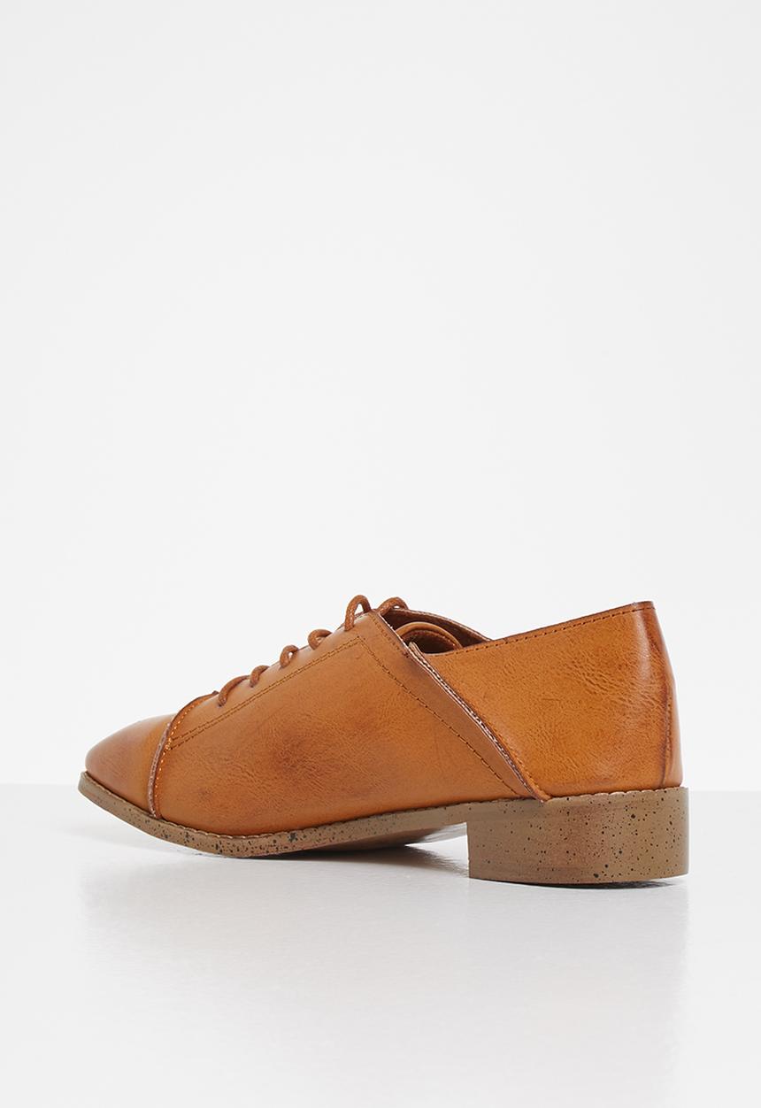 Plum - Stella brogue - tan