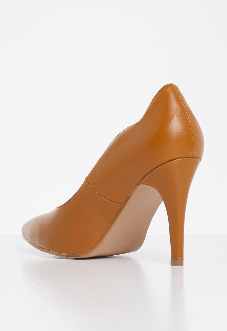 Plum - Acacia court - tan
