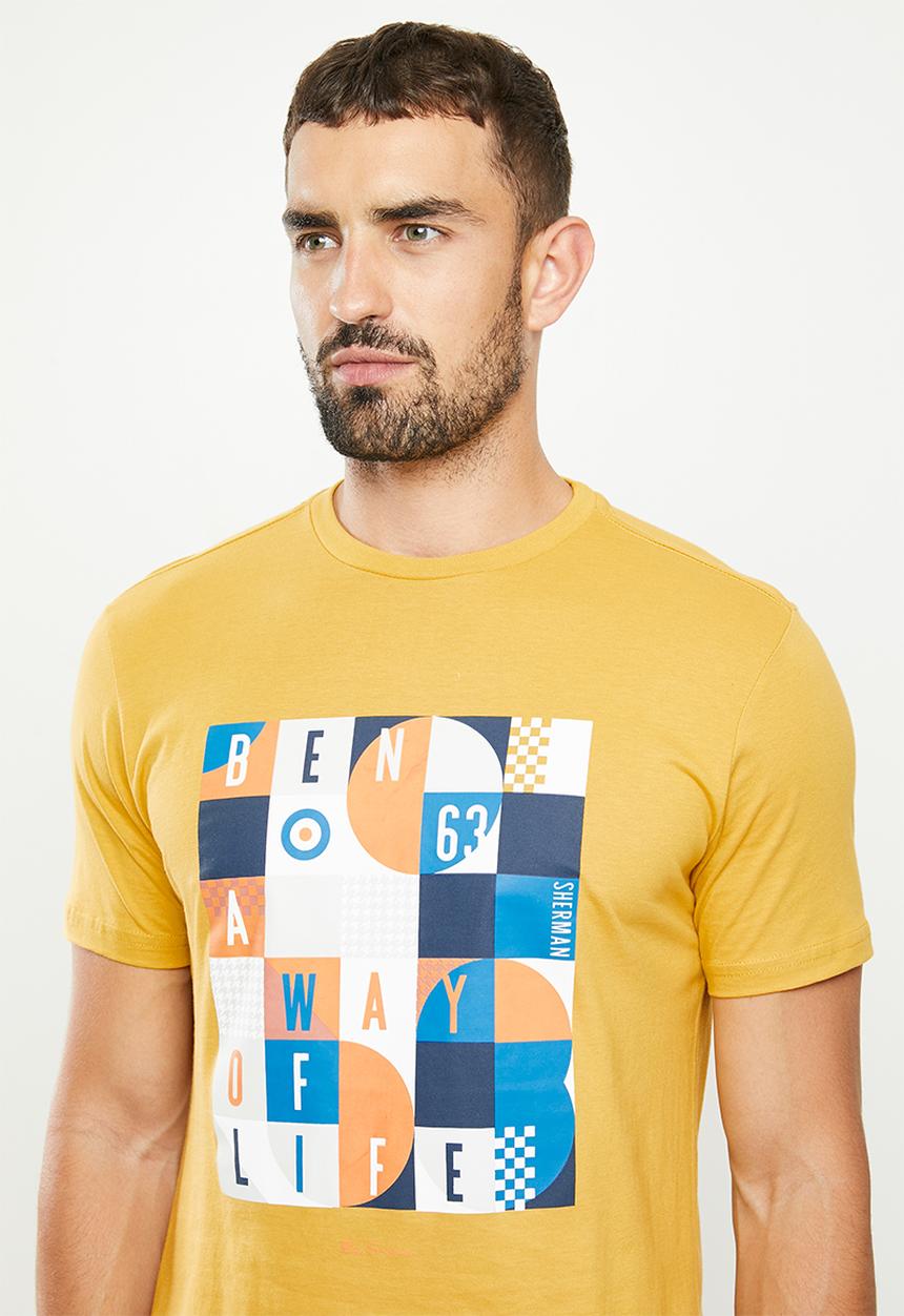 Ben Sherman - Squares slogan tee - dijon
