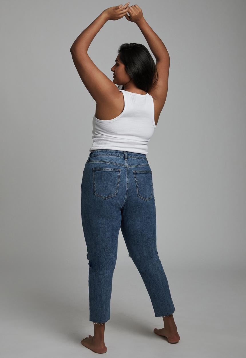Cotton On - Curve taylor mom jean - mid blue rips
