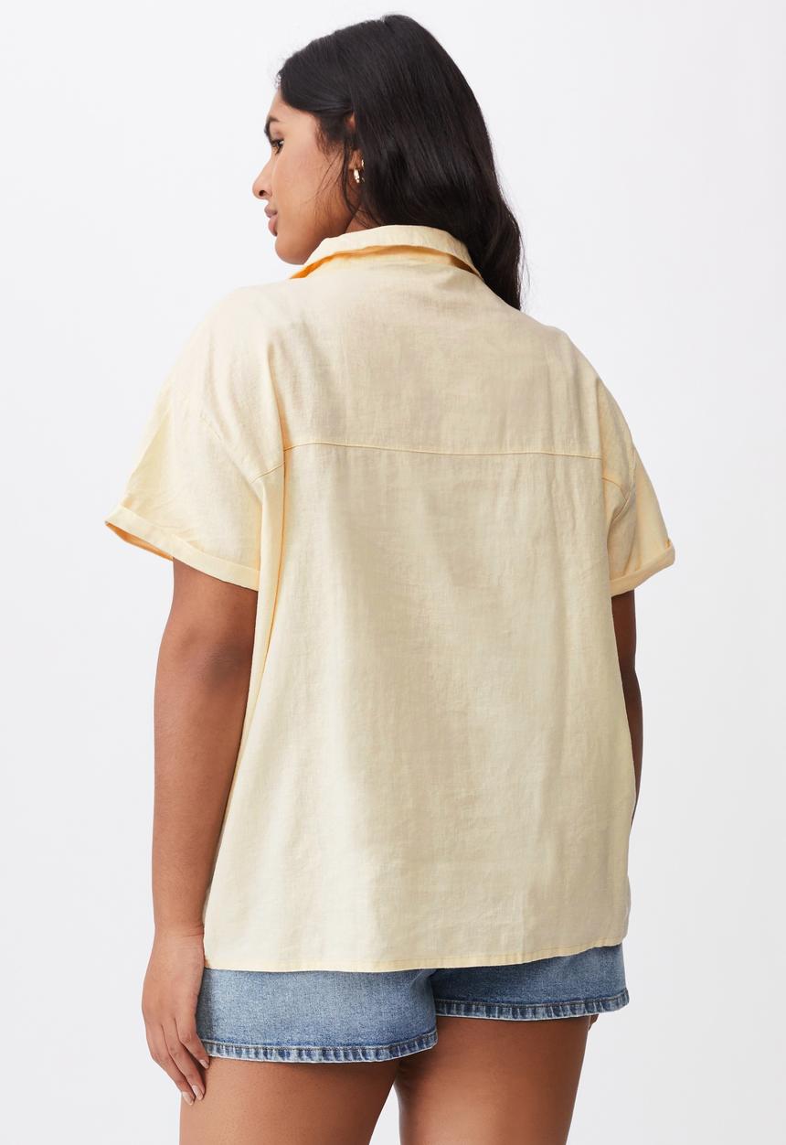 Cotton On - Curve pool side shirt - warm linen