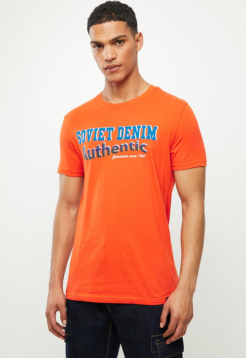 SOVIET - Combs slim fit s/slv crew neck tee - tangerine