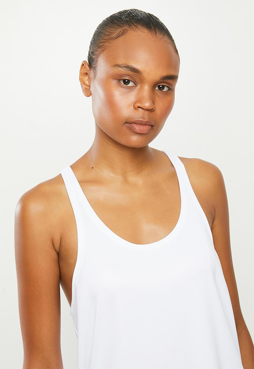 MOVEPRETTY - The bella tank - white