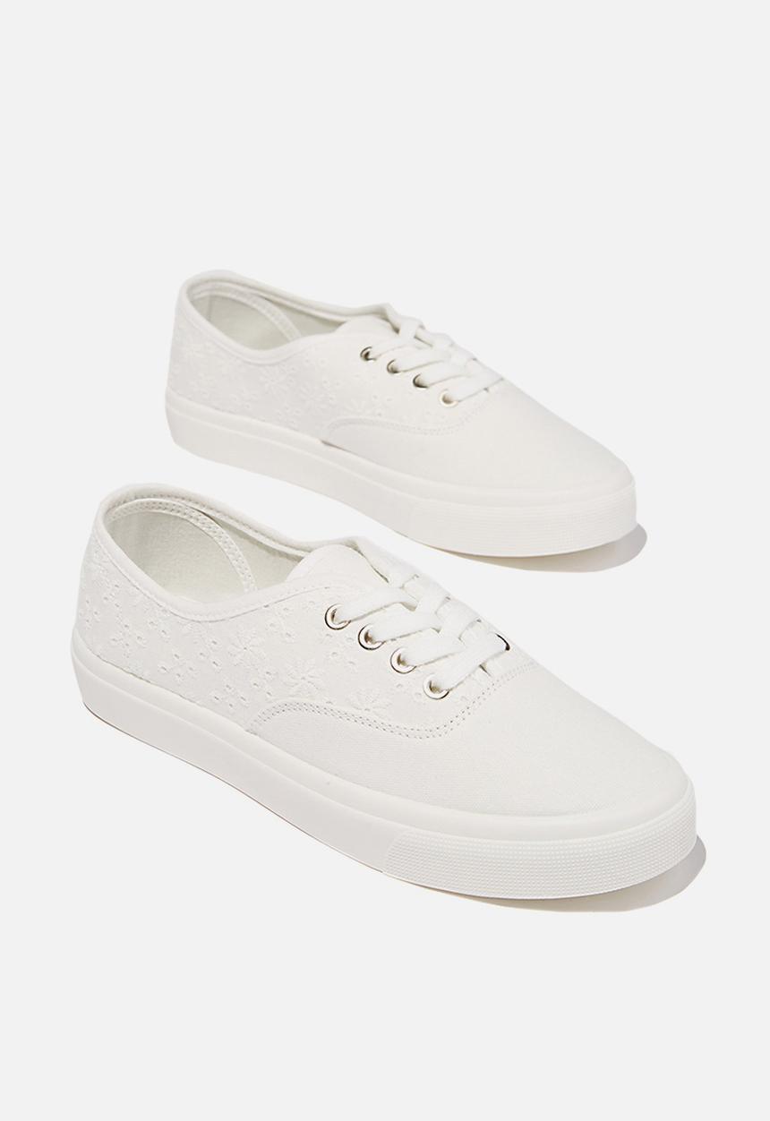 Cotton On - Jamie lace up plimsoll - white 