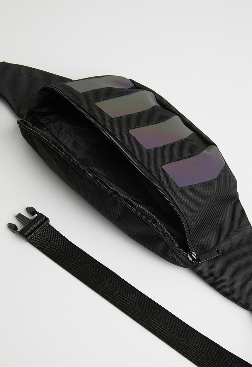 Rebel Republic - Boys moon bag - black