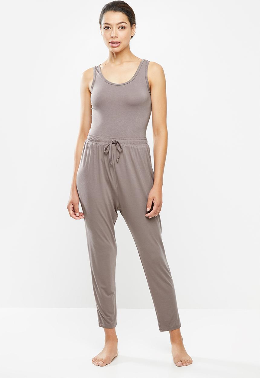 Superbalist - Sleep vest & drop crotch pants set - mocca