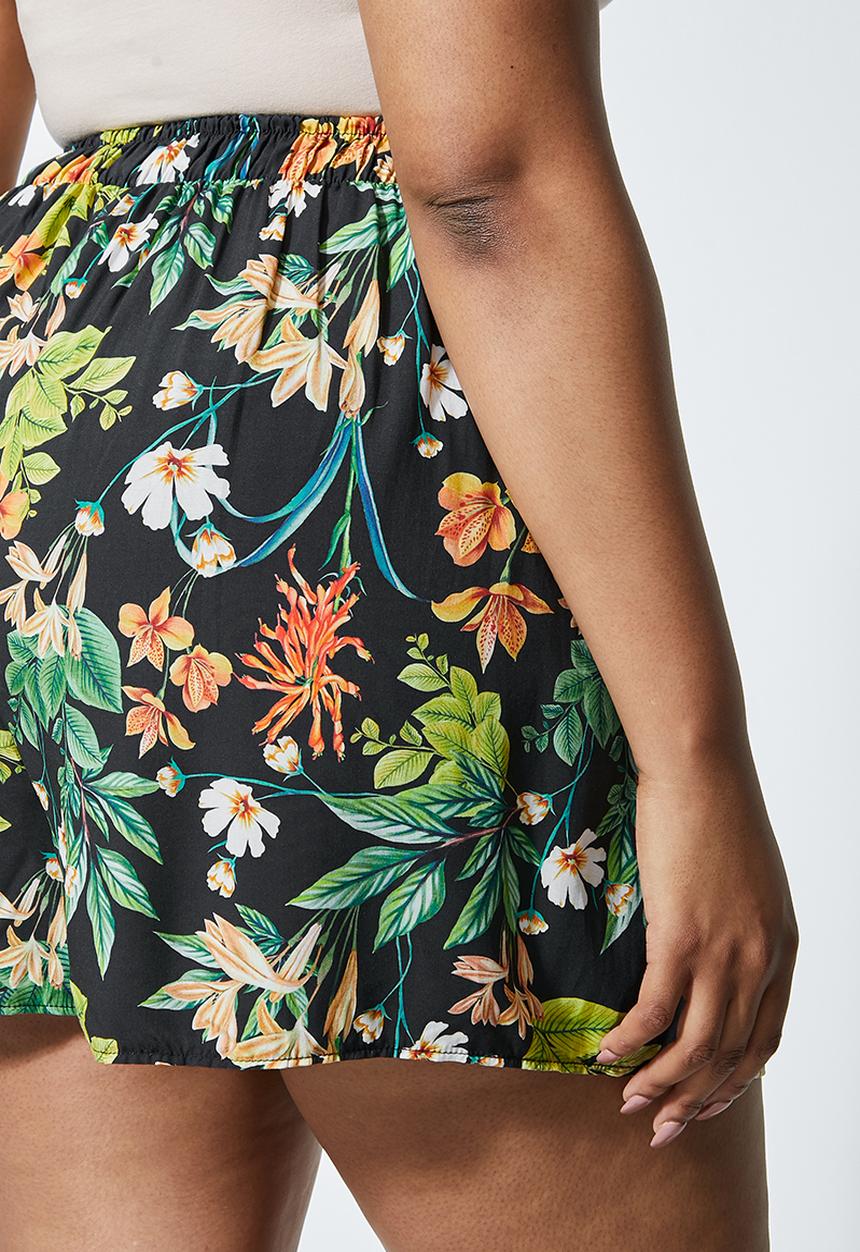Superbalist - Easy pull on shorts - black tropical