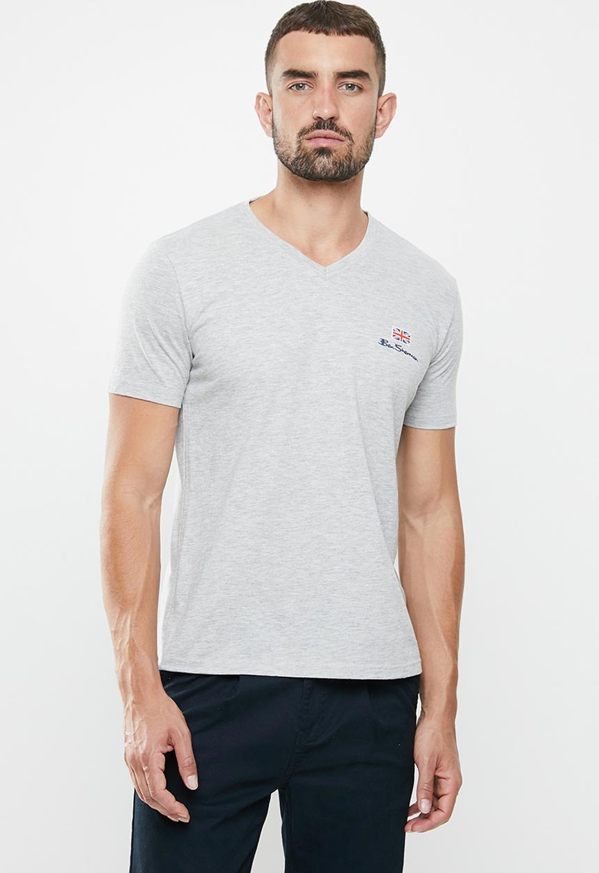Ben Sherman - V-neck flag logo tee - grey