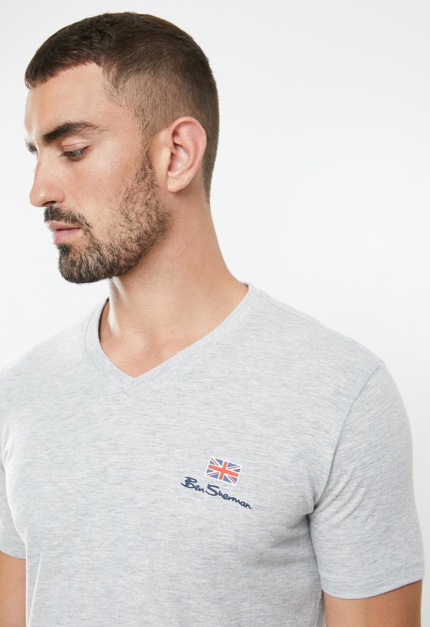 Ben Sherman - V-neck flag logo tee - grey