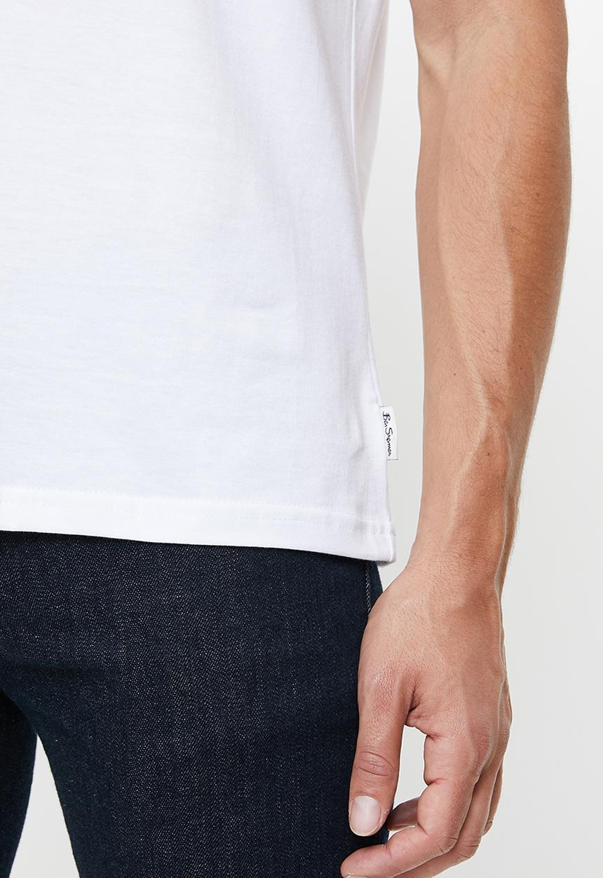 Ben Sherman - V neck flag logo tee - white