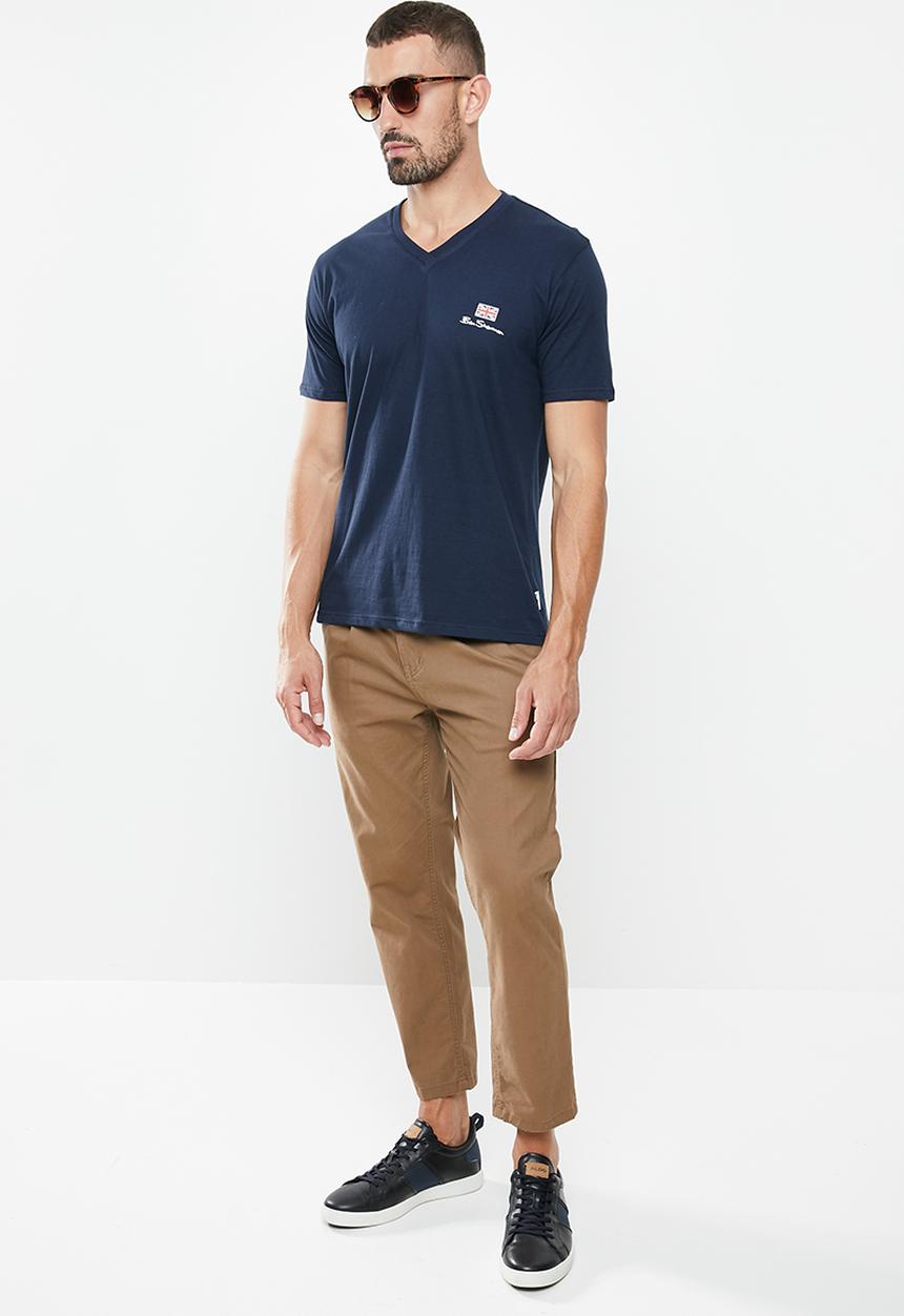 Ben Sherman - V-neck flag logo tee - navy