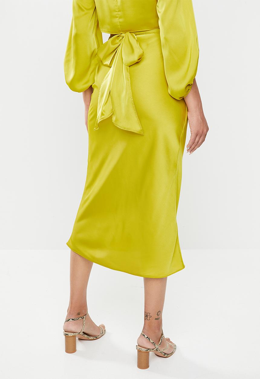 VELVET - Elasticated pull-on satin midi skirt - lime