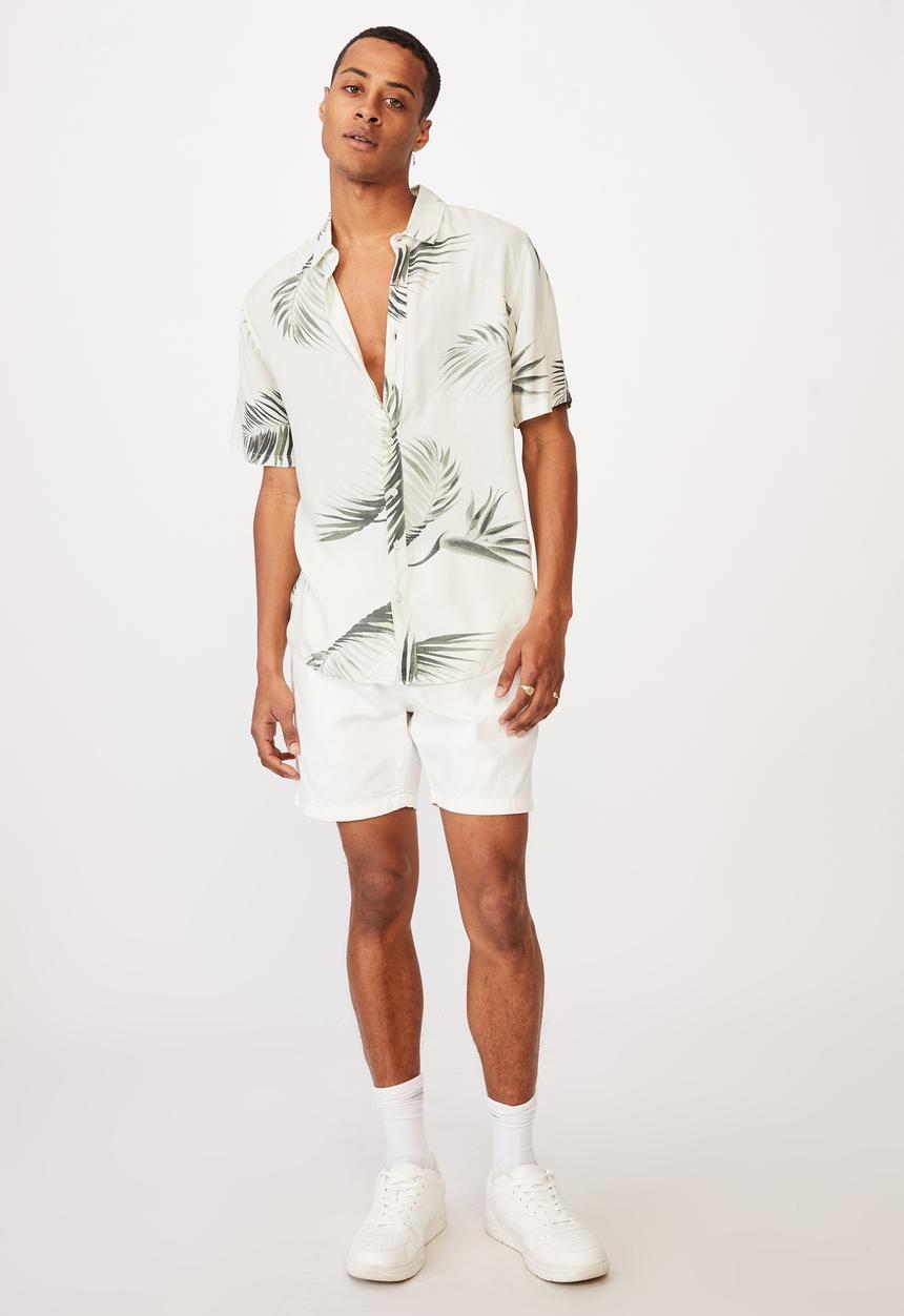 Cotton On - Short sleeve resort shirt - lily white rufio