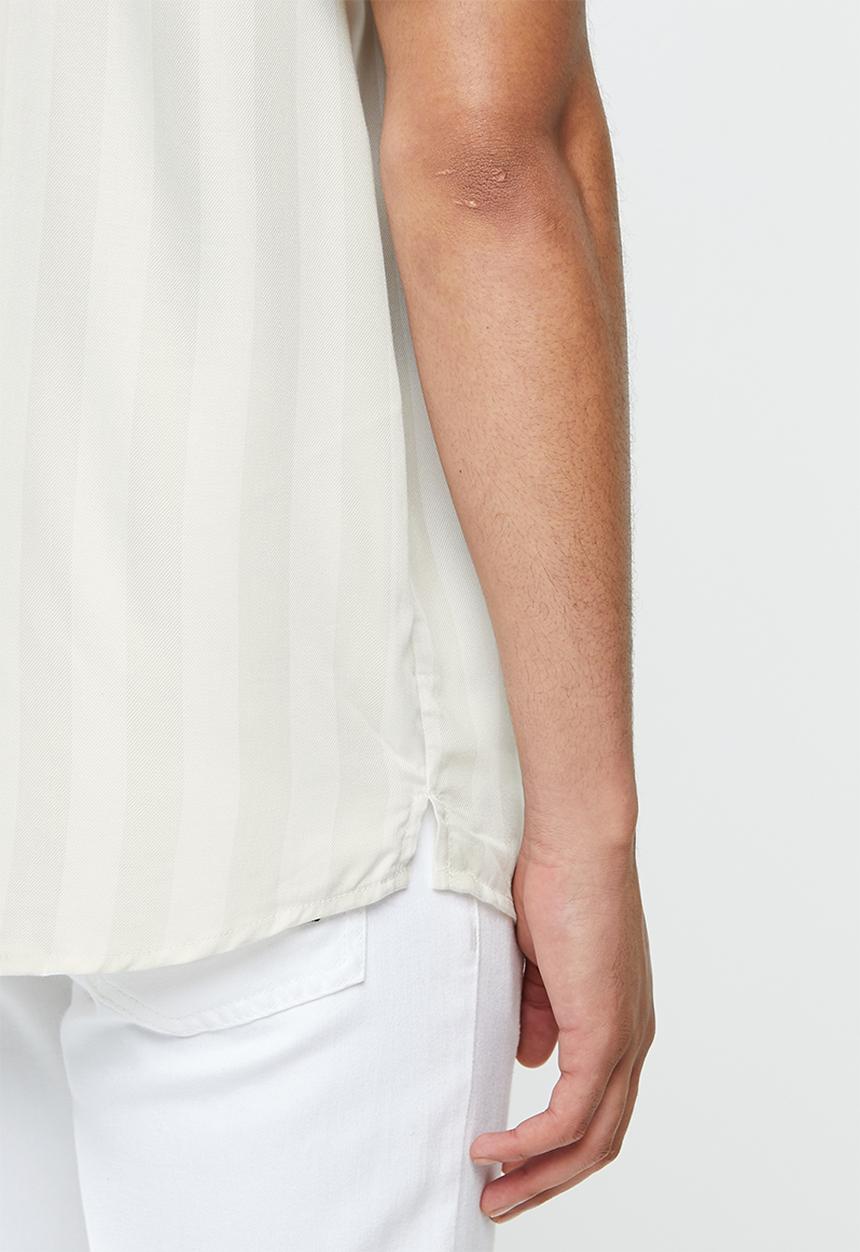 Cotton On - Textured short sleeve shirt - stone & white