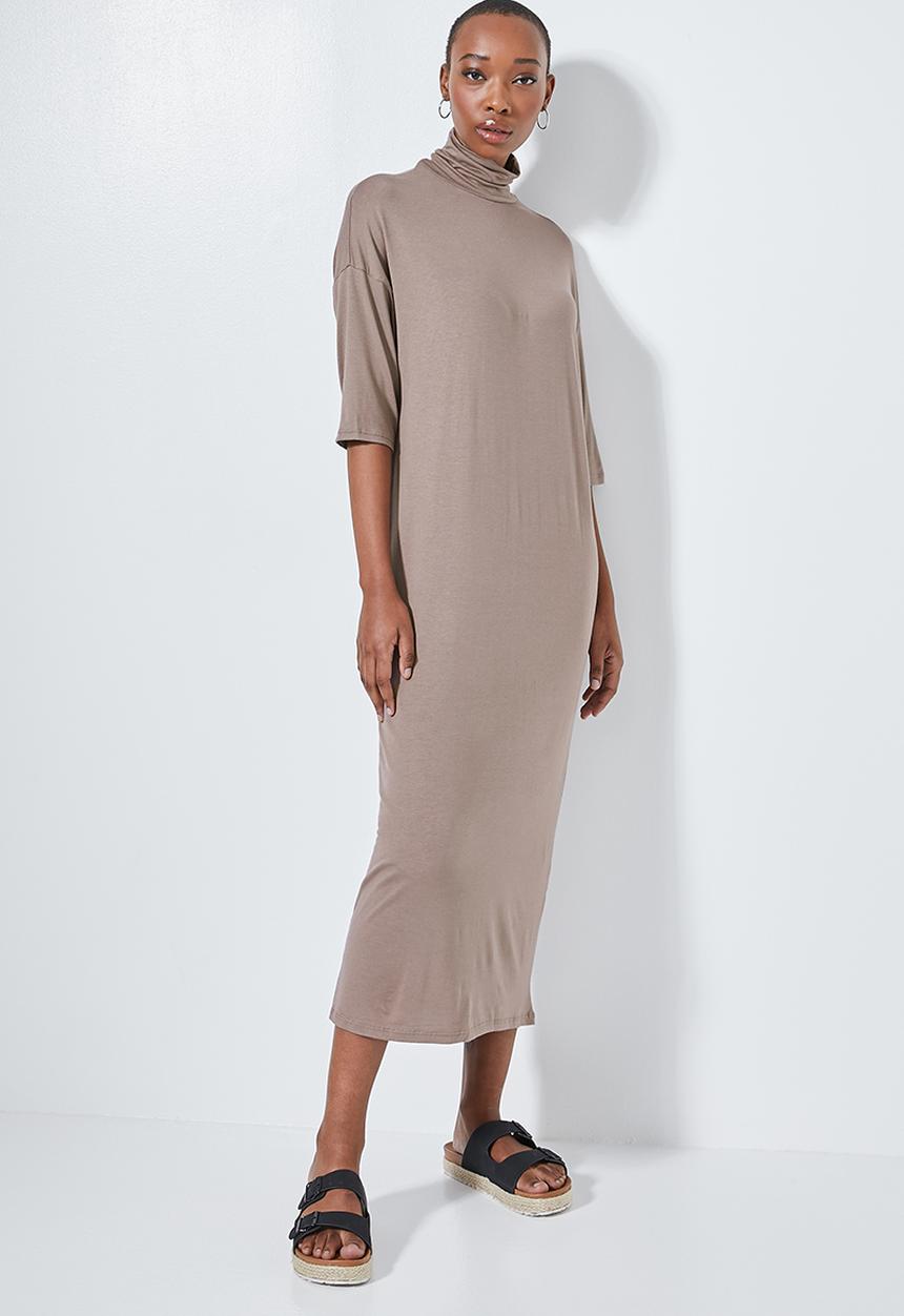 Superbalist - Turtle neck dropped shoulder dress - brown
