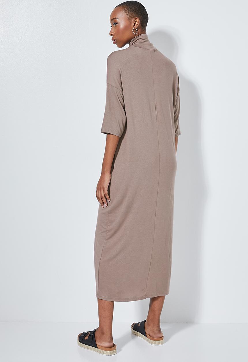 Superbalist - Turtle neck dropped shoulder dress - brown
