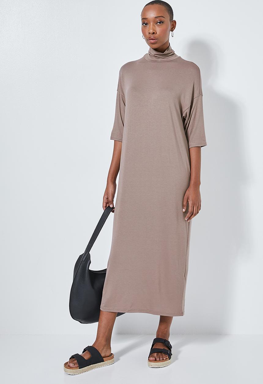 Superbalist - Turtle neck dropped shoulder dress - brown