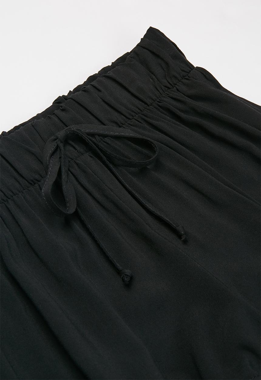 Rebel Republic - Girls elasticated waistband shorts - black