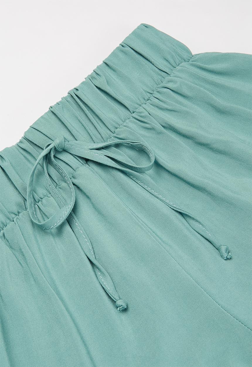 Rebel Republic - Girls elasticated waistband shorts - green