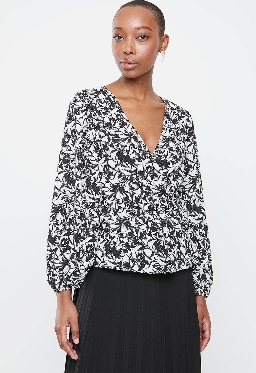 edit - Balloon sleeve wrap  blouse - black & white 