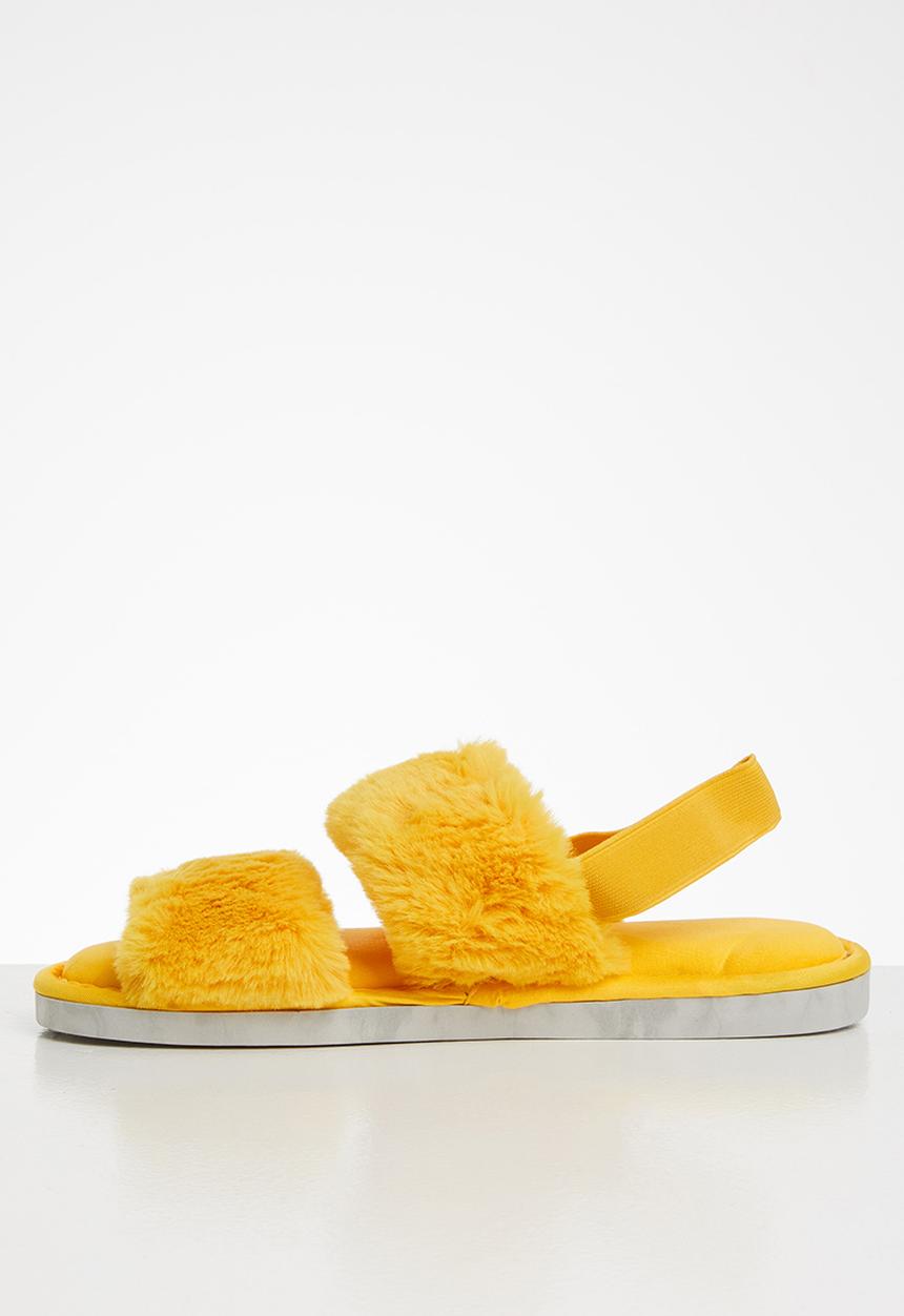 Seduction - Faux fur slipper - lemon yellow