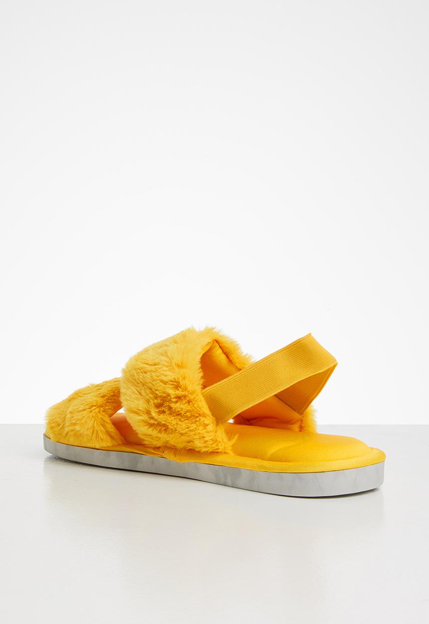 Seduction - Faux fur slipper - lemon yellow