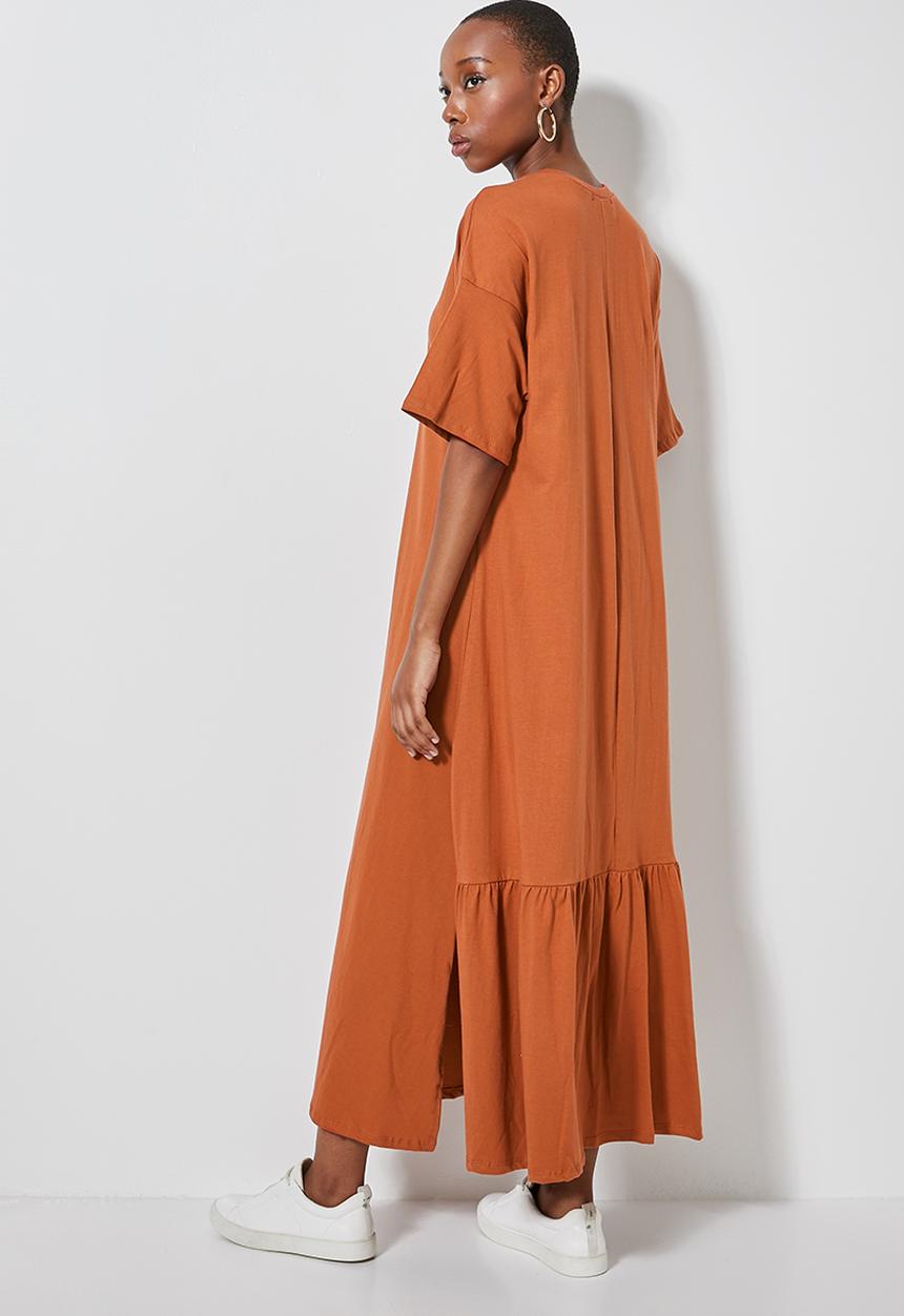 Superbalist - T-shirt dress with slit & tier detail at back - rust 