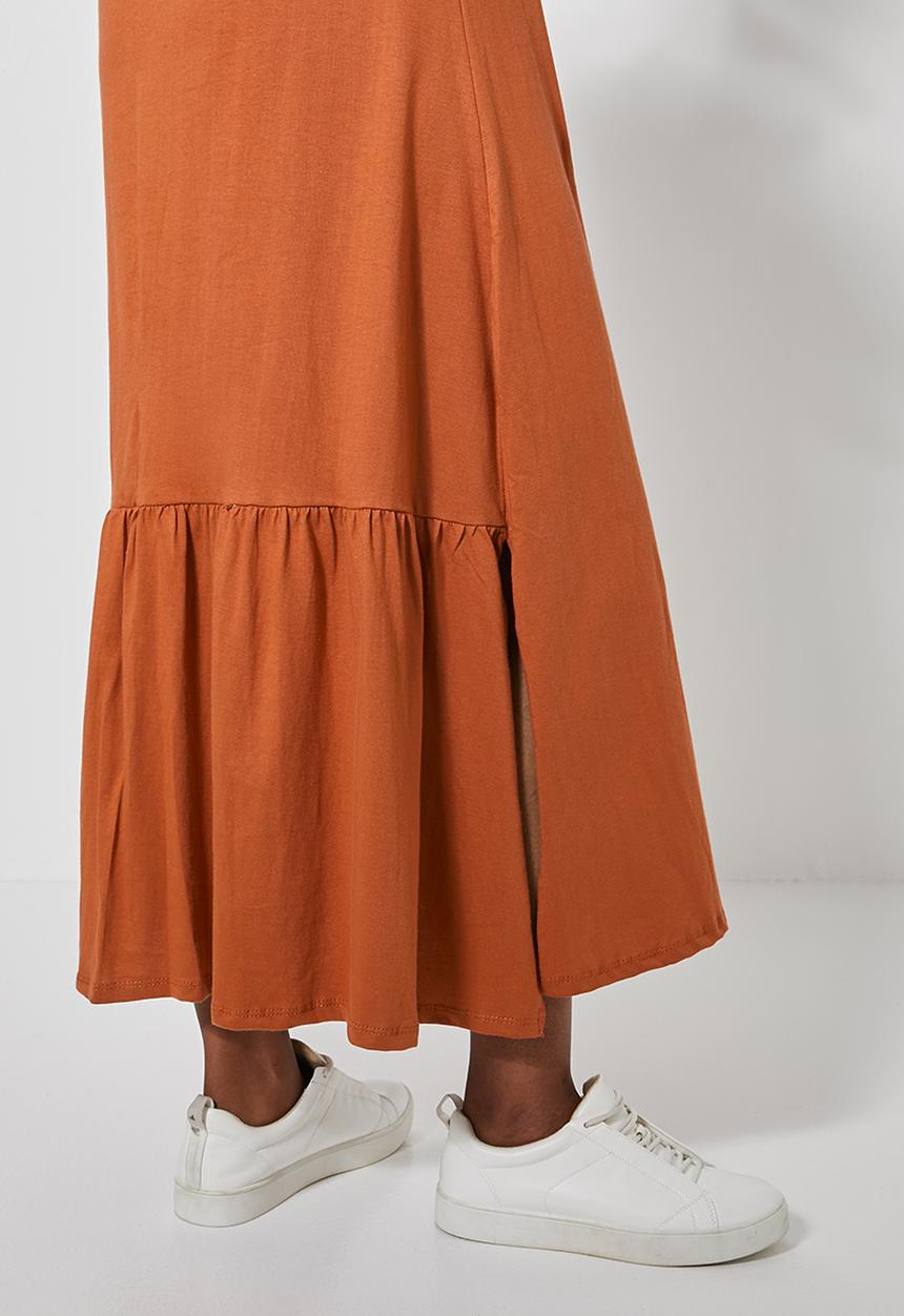 Superbalist - T-shirt dress with slit & tier detail at back - rust 