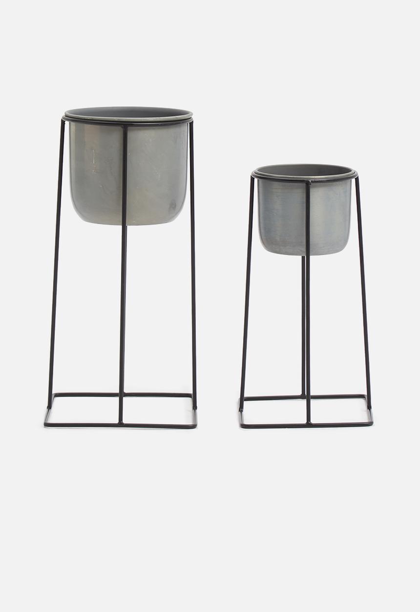 Sixth Floor - Iron planter set - grey & black