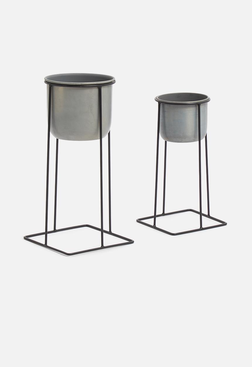 Sixth Floor - Iron planter set - grey & black
