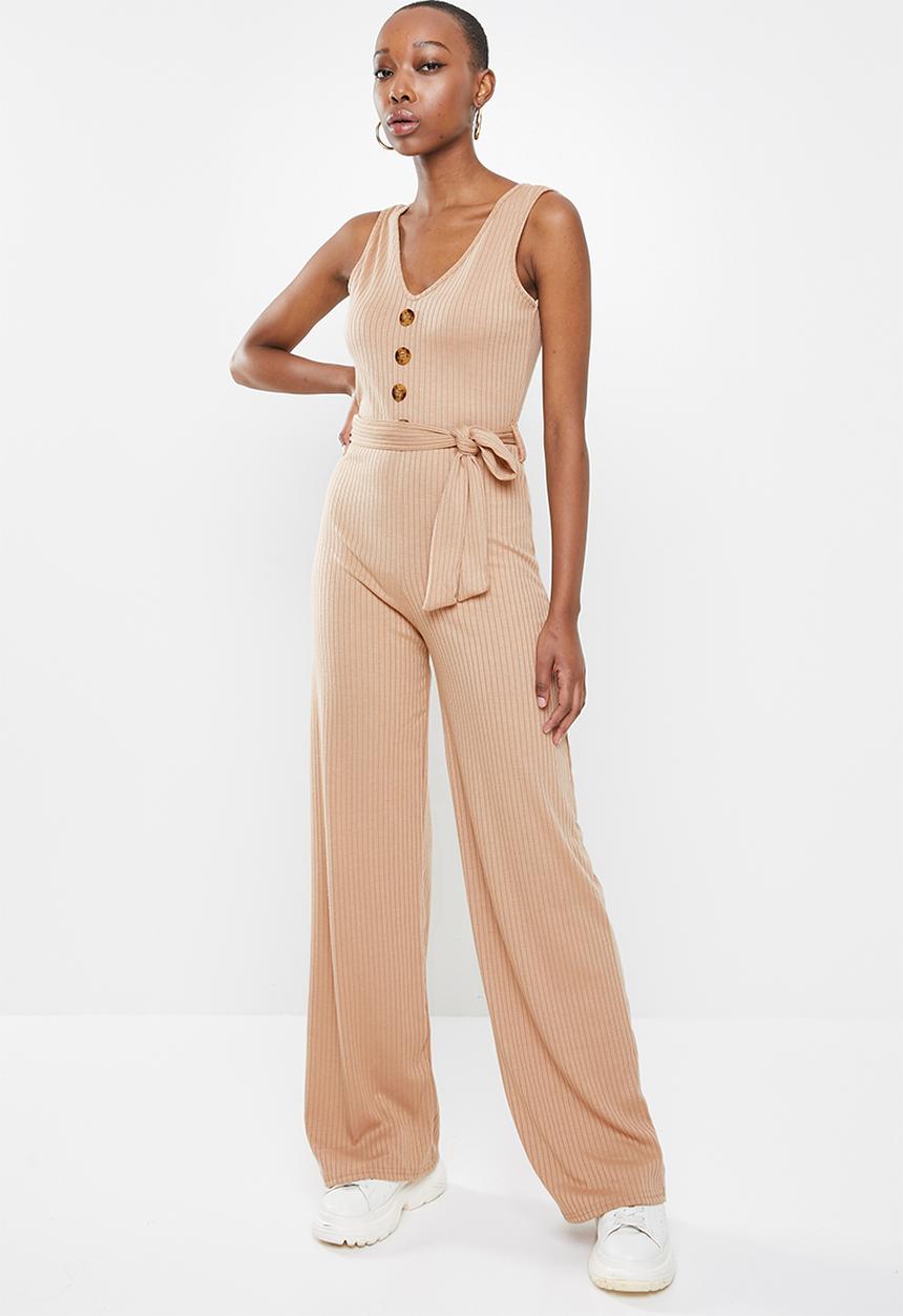 Missguided - Horn button ribbed tie belt jumpsuit - latte