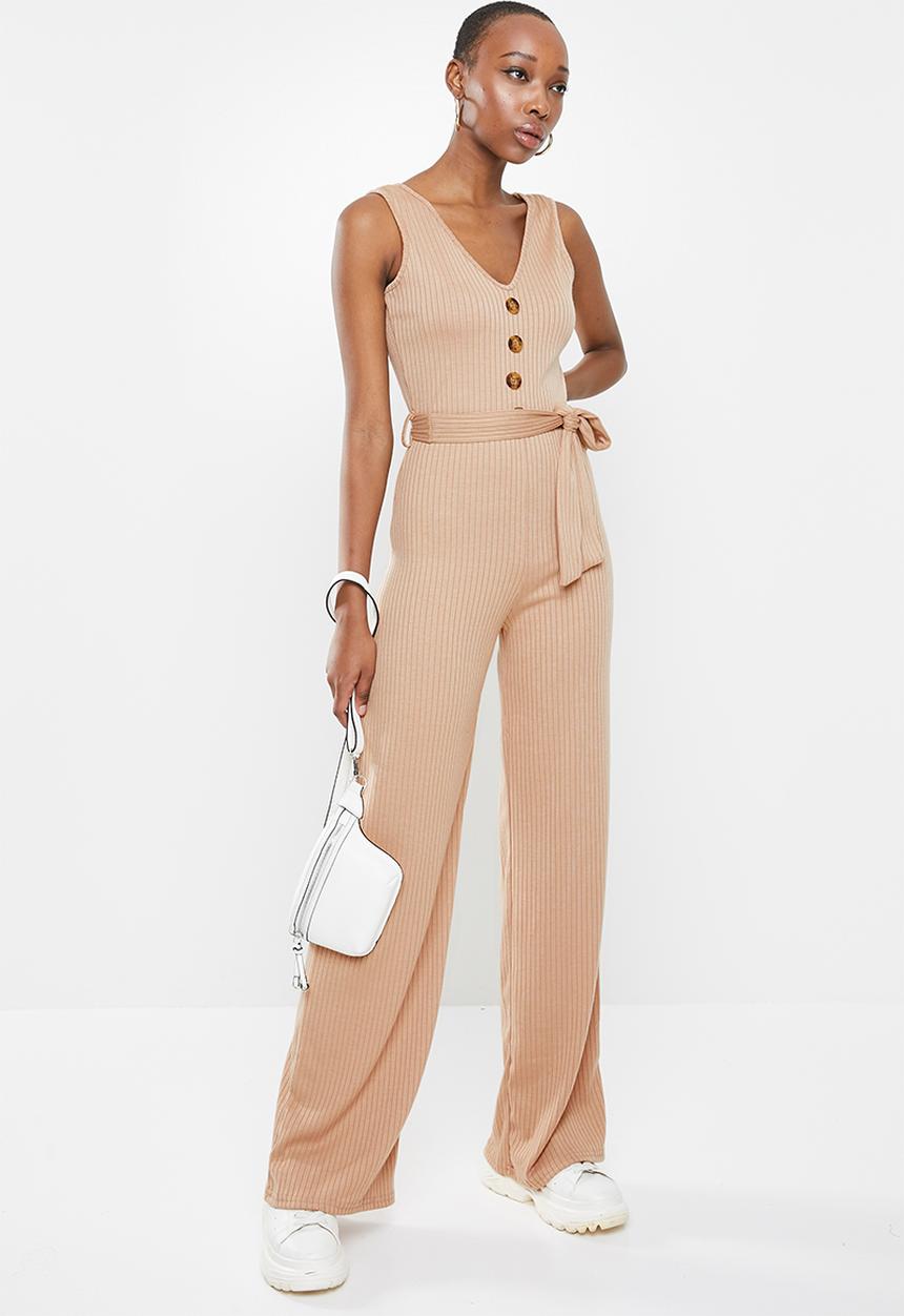 Missguided - Horn button ribbed tie belt jumpsuit - latte