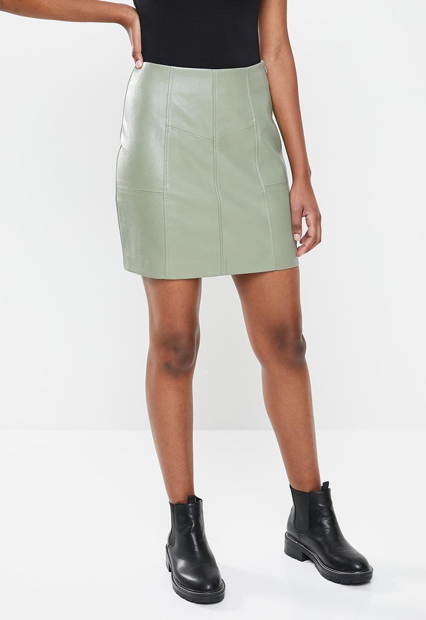 Missguided - Faux leather panel detail mini skirt - green 